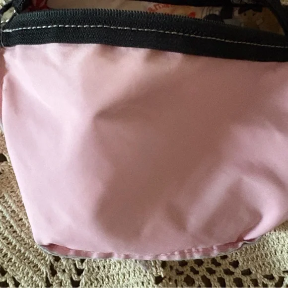 Lesportsac It’s a Small World Classic Hobo Bag w charm VHTF Vintage Disney Parks - Picture 14 of 16